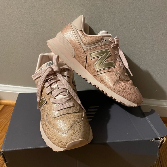 574 New Balance pale pink, worn once, smoke free home excellent condition - Picture 3 of 6